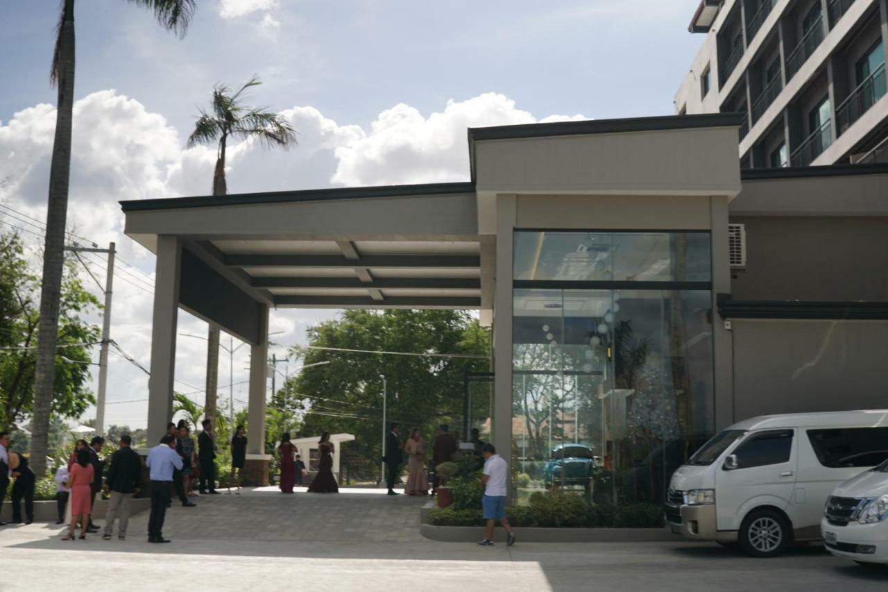 Hevea Hotel & Resort Angeles Exterior photo